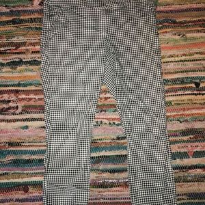 Super cute gingham pants